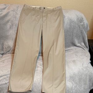 Dockers Men's Khaki Chinos